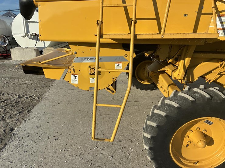 new-holland-tr89-image-15