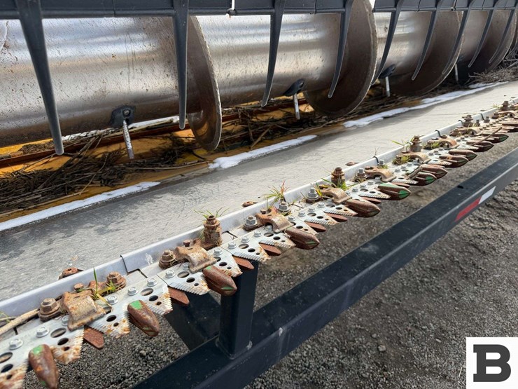 2009-john-deere-635f-image-40