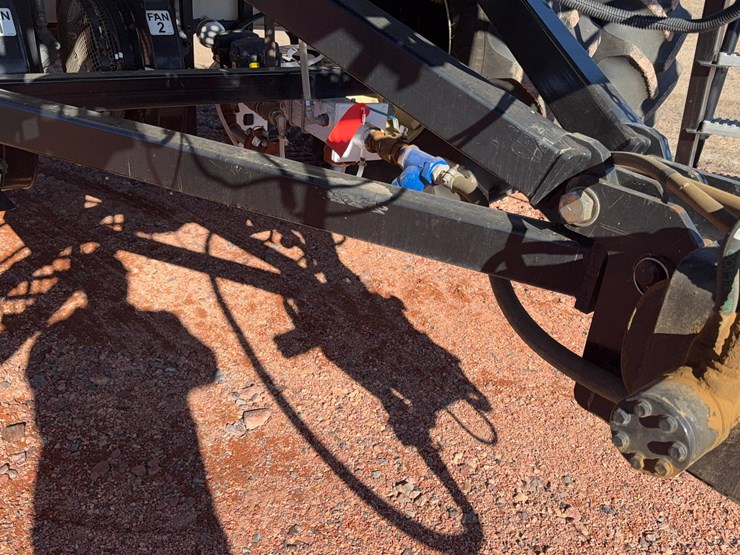 2014-bourgault-7700-image-52