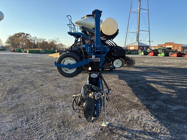 2010-kinze-3660-image-4