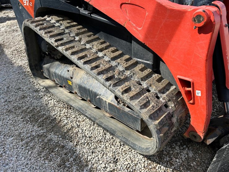 2021-kubota-svl97-2-image-12