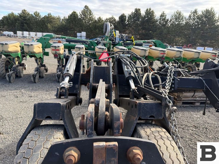 schlagel-mfg.-ripper,-implement-dolly,-great-plains-corn-planter-image-87