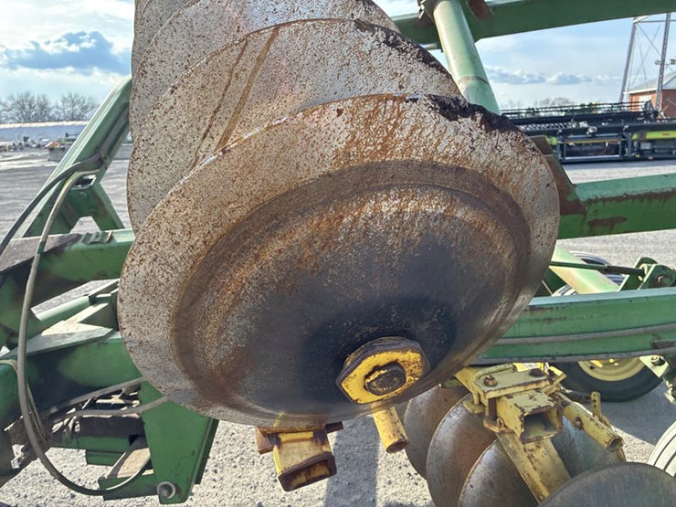 john-deere-220-image-8