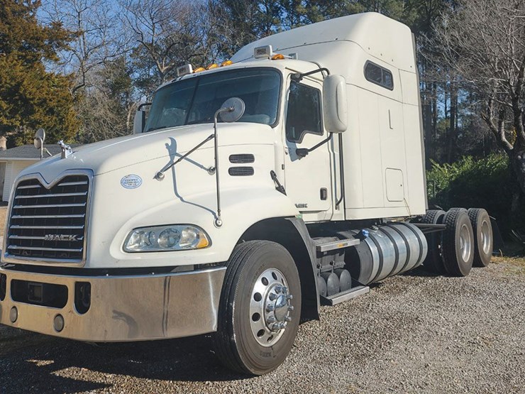 2016-mack-cxu613-image-1