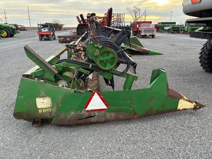 1990-john-deere-920-image-21