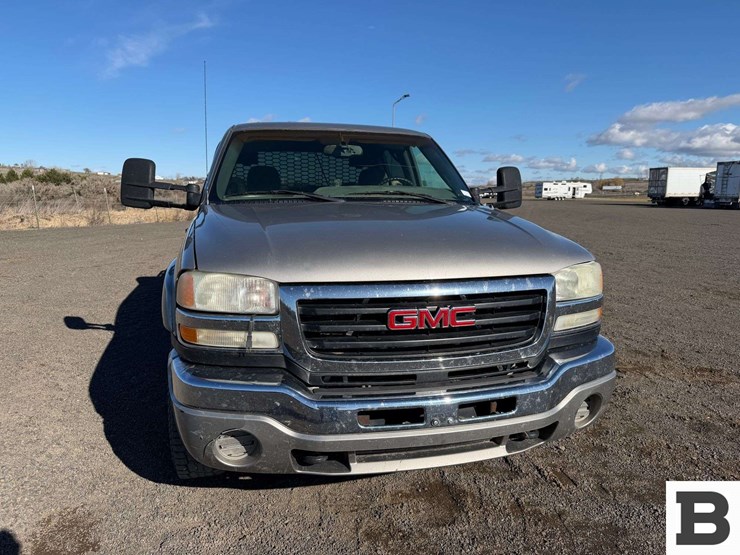 2003-gmc-2500-image-9