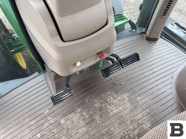 2012-john-deere-7260r-image-65