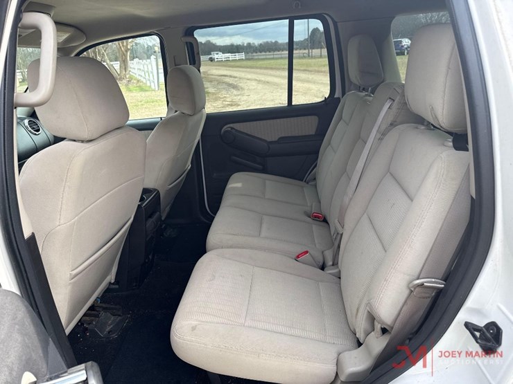 2007-ford-explorer-image-12