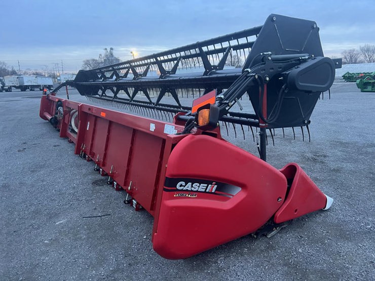 2011-case-ih-3020-image-16