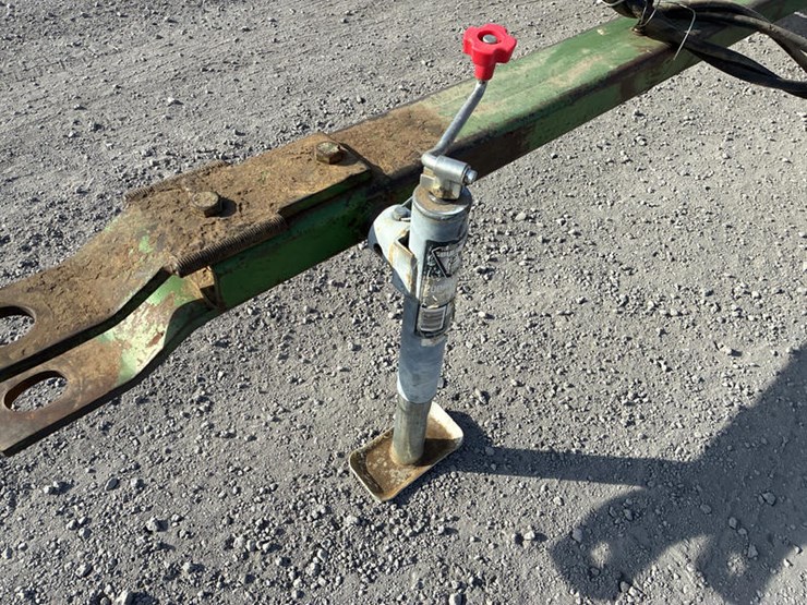 john-deere-220-image-5