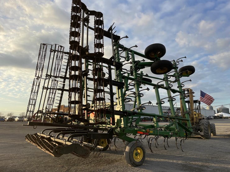 john-deere-2210-image-4