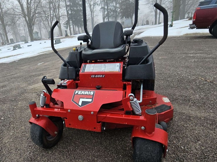 2022-ferris-is-600z-zero-turn-lawn-mower-image-32