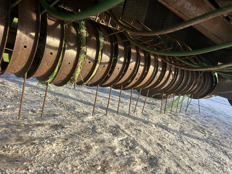 1999-john-deere-566-image-26