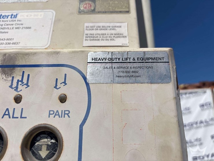 stertil-koni-18000lbs-2-post-auto-lift-image-13