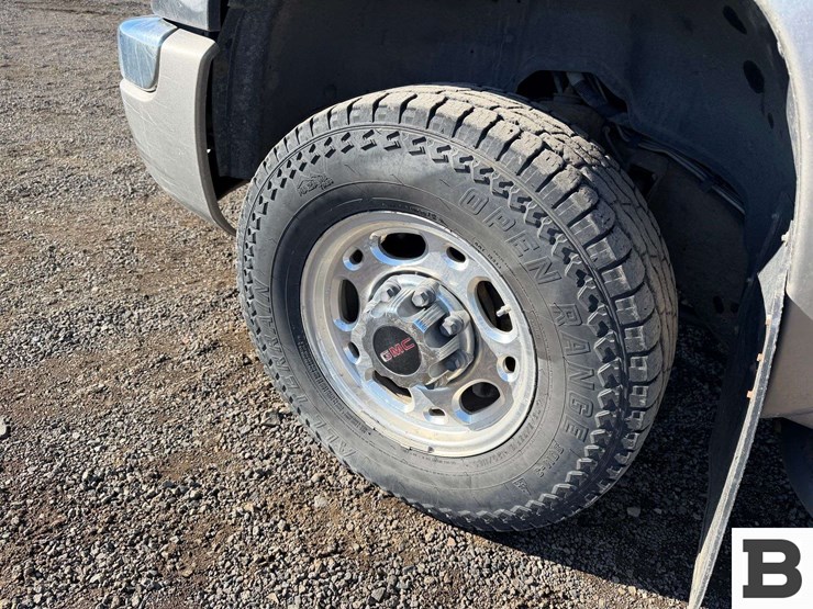 2003-gmc-2500-image-13