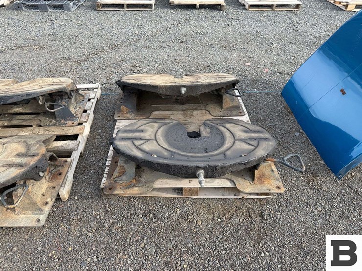 fifth-wheel-hitches-image-4