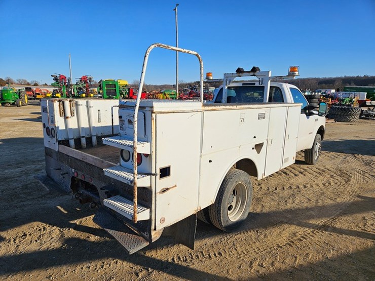 2003-ford-f550-image-5