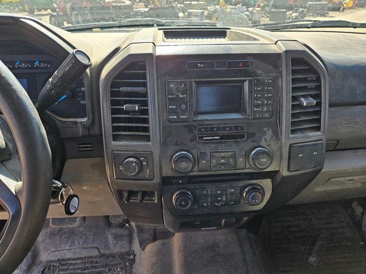 2017-ford-f250-xl-image-25