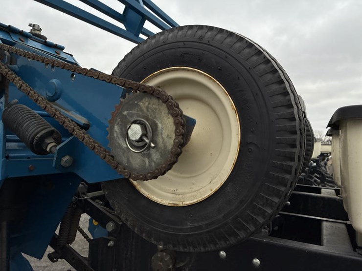 2010-kinze-3600-image-28