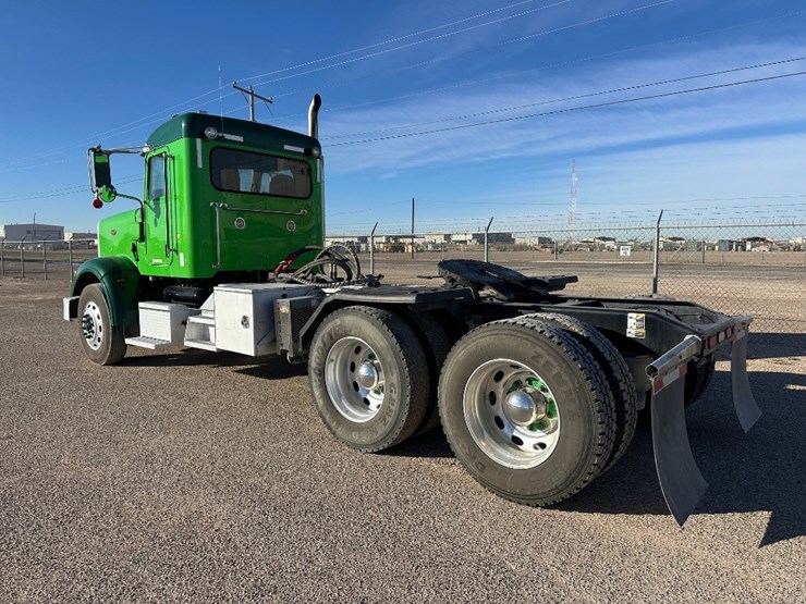 2023-peterbilt-367-image-6