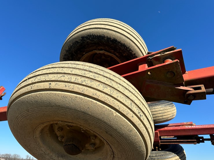 case-ih-3900-image-10