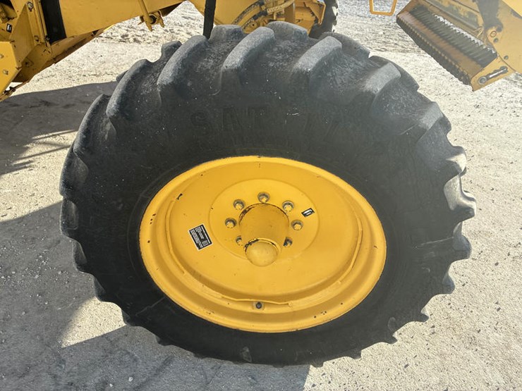 new-holland-tr89-image-43