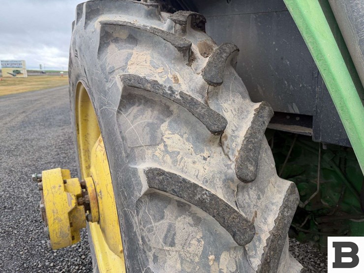 1992-john-deere-4960-image-38