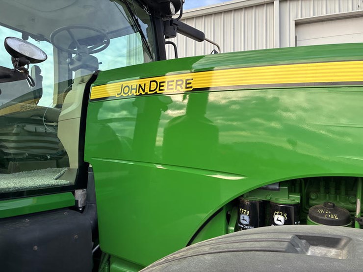 2012-john-deere-8260r-image-19
