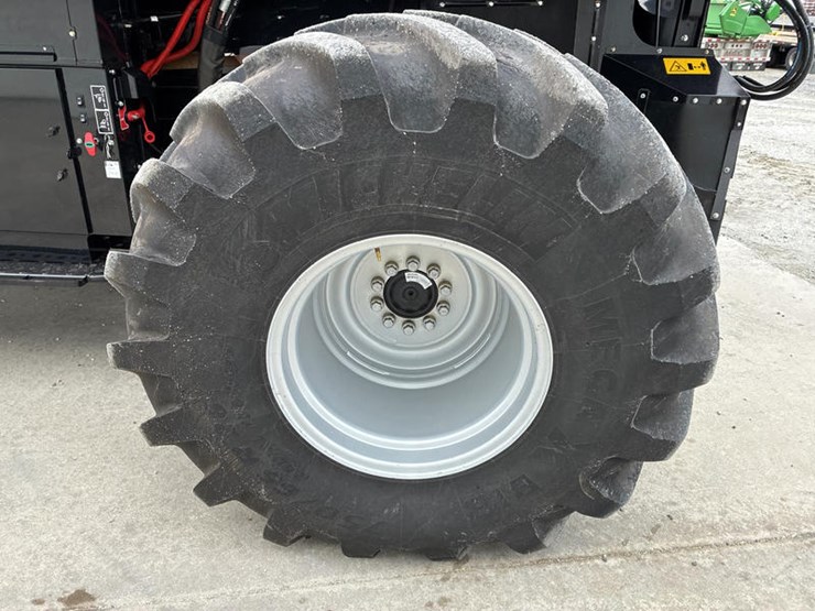 2024-case-ih-8250-image-36