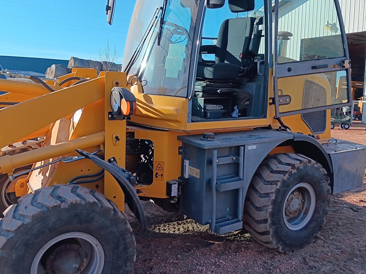 2021-eougem-oj-16-compact-wheel-loader-image-1