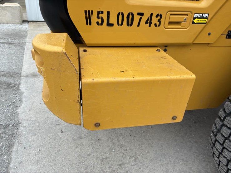 2021-caterpillar-926m-image-36