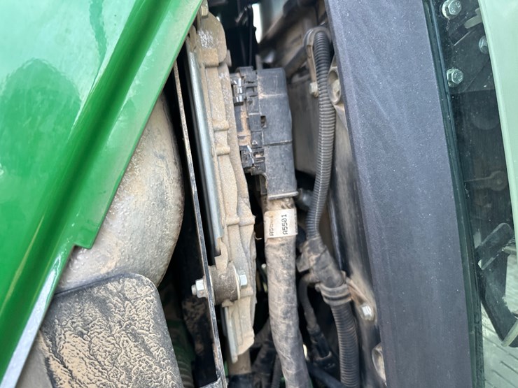 2011-john-deere-5090m-image-53