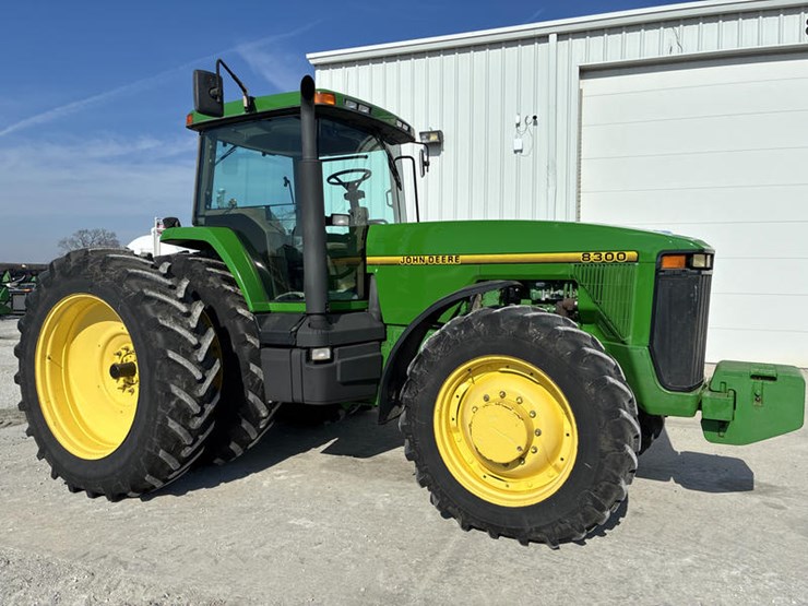 1995-john-deere-8300-image-1