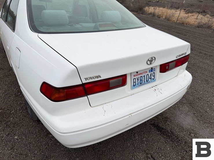 1999-toyota-camry-sedan-image-14