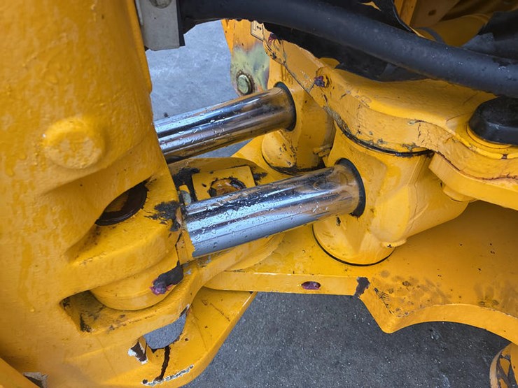 2019-jcb-3cx-image-32