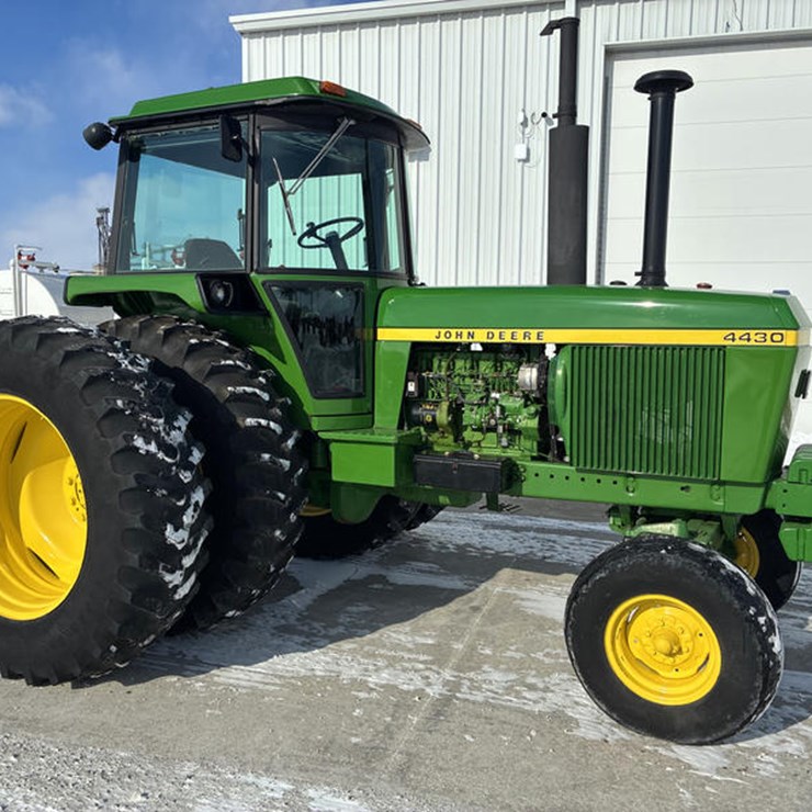 1977 JOHN DEERE 4430