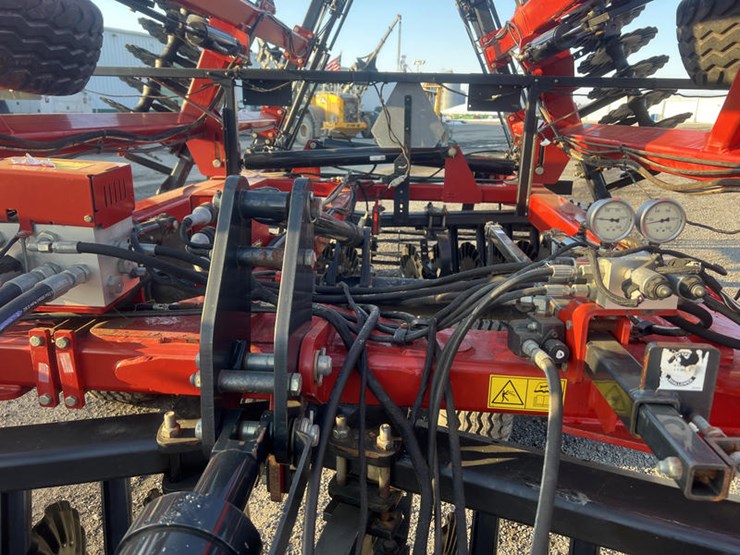 2020-case-ih-true-tandem-335vt-image-29