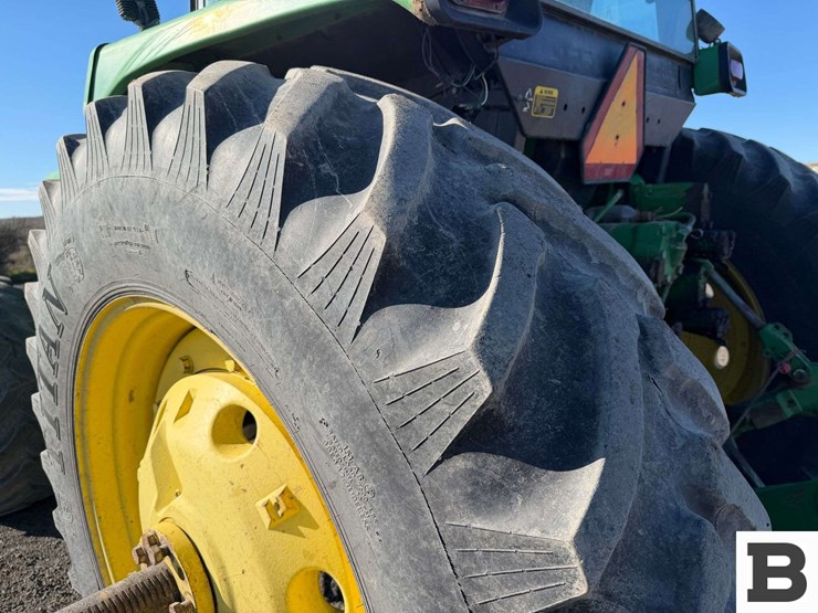 1992-john-deere-4760-image-36