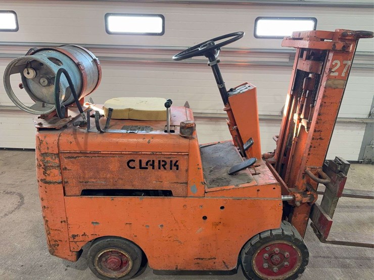 clark-forklift-image-2