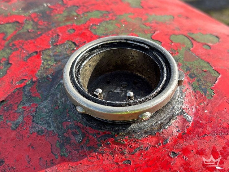 diesel-engine-oil-tank-image-5