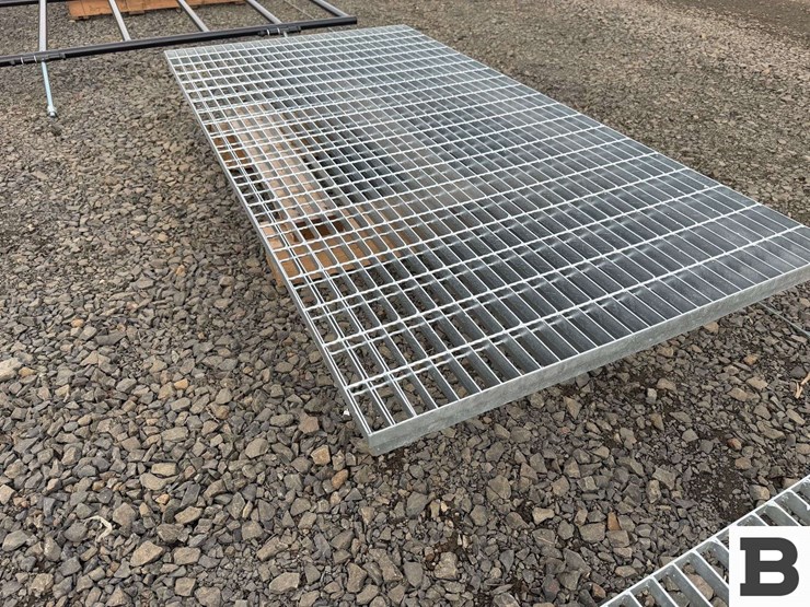 39"x78"-galvanized-metal-grating-image-6