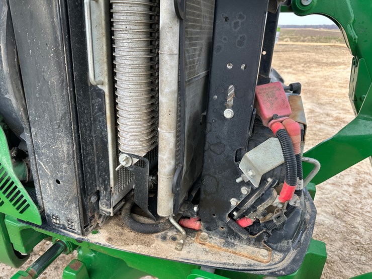 2011-john-deere-5090m-image-57