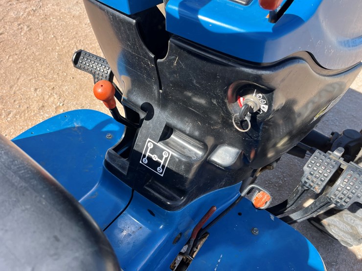 new-holland-tc33-image-11