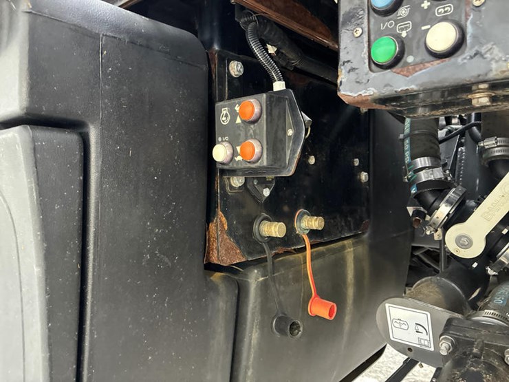 2015-ag-chem-rg1100-image-48