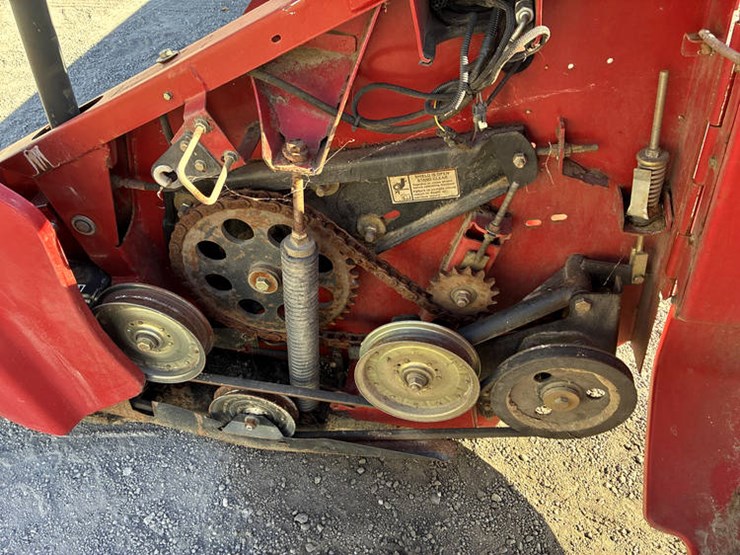 2011-case-ih-3020-image-24