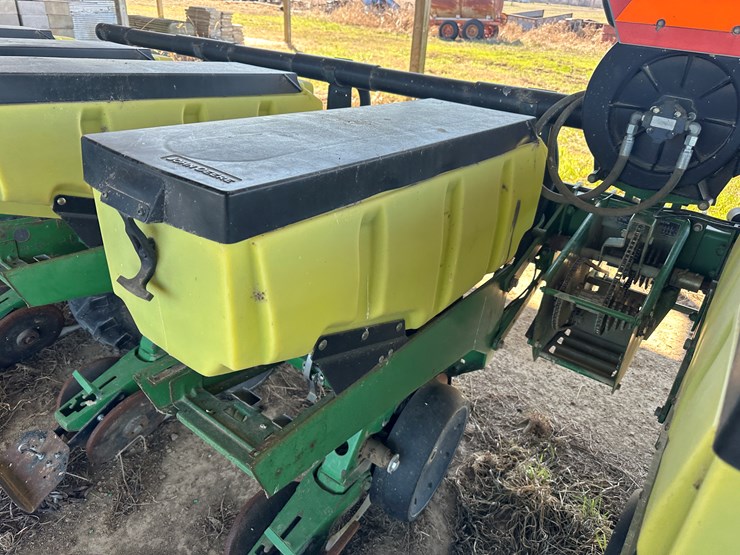 john-deere-8-image-32