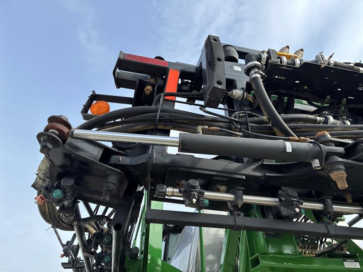 2014-john-deere-4830-image-35