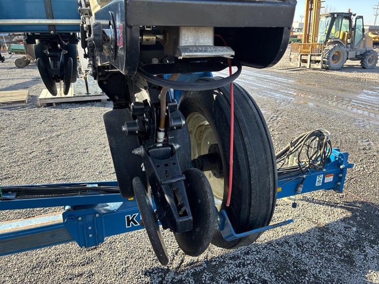 2010-kinze-3600-image-33