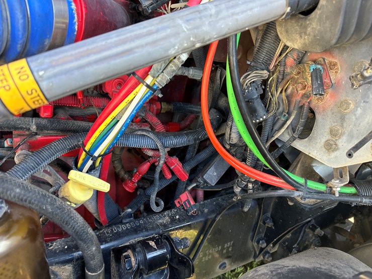 #40057-•-2001-freightliner-century-classic-s/t-t/a-daycab-truck-tractor-1fujbbbg41lh91794-image-41