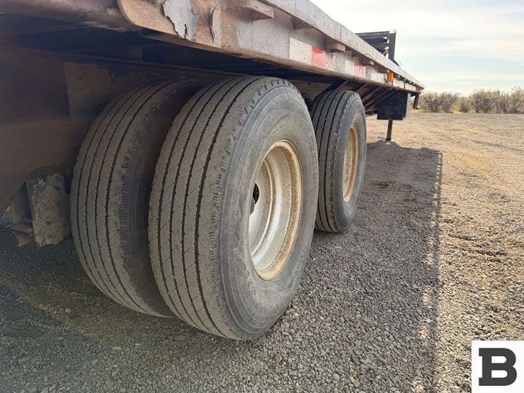 2014-pj-gooseneck-flatbed-trailer-image-38